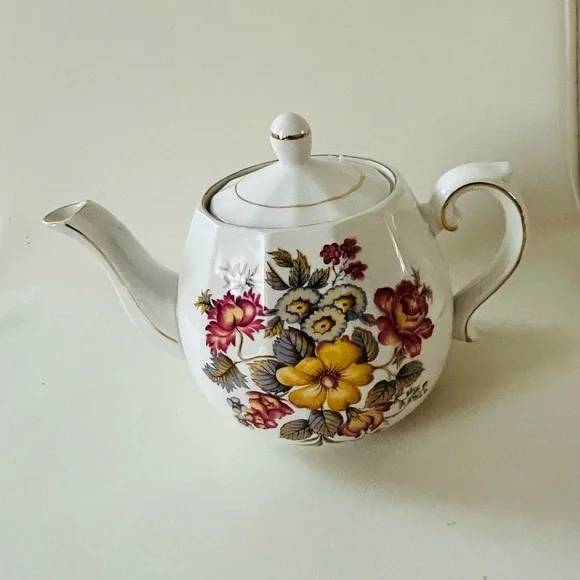 Ellgreave England Floral Bone China Teapot with Gold Trim - Picture 12 of 14